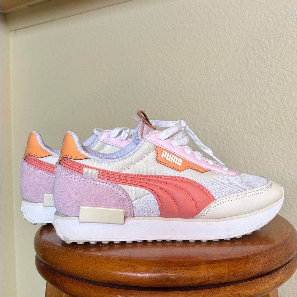 PUMA Women's Future Rider Pastel Low Top Sneakers Size 6.5